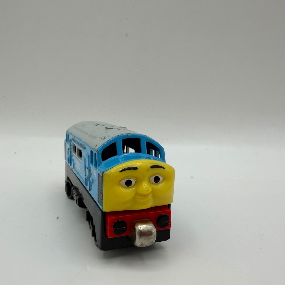 Thomas & Friends D199 Diesel Engine Blue Die-Cast Train 2010 V1301